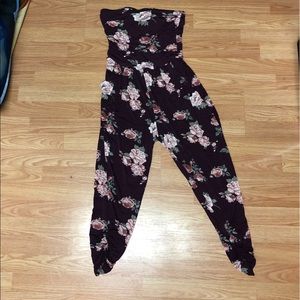 Floral print jump suit 🎀